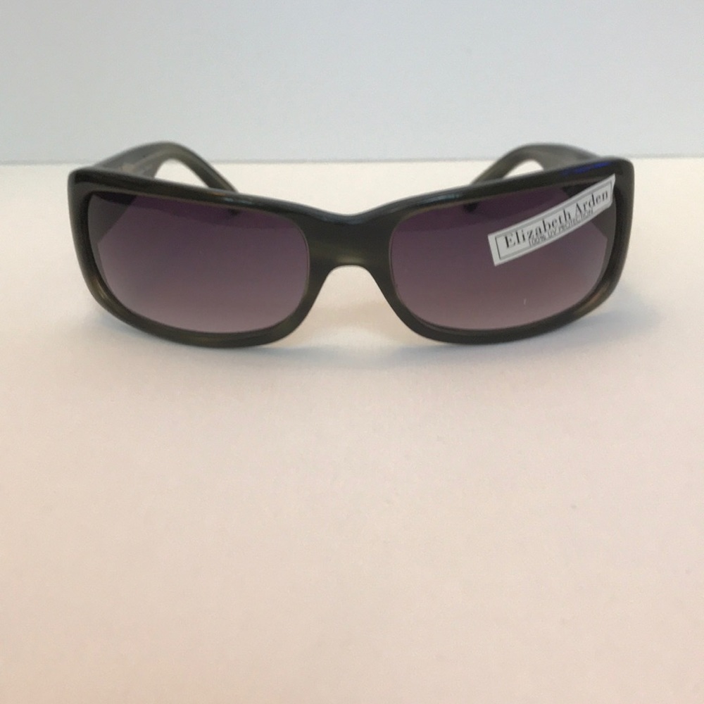 Elizabeth Arden sunglasses green color